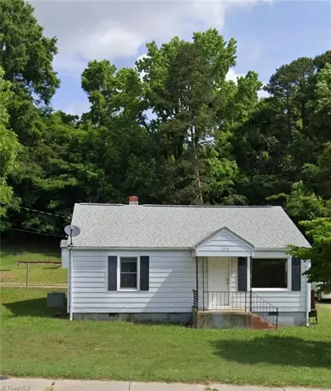 1212 Vandalia Rd W, Greensboro, NC 27406