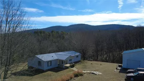 1050 Smurf Rd, Danbury, NC 27016