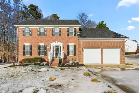 4221 Clovelly Dr, Greensboro, NC 27406