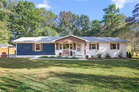 7358 Davis Country Rd, Randleman, NC 27317