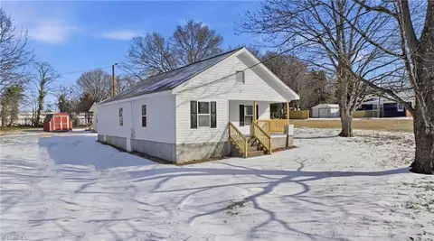 1823 Mcknight Mill Rd, Greensboro, NC 27405