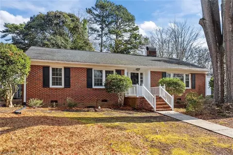 2100 Villa Dr, Greensboro, NC 27403