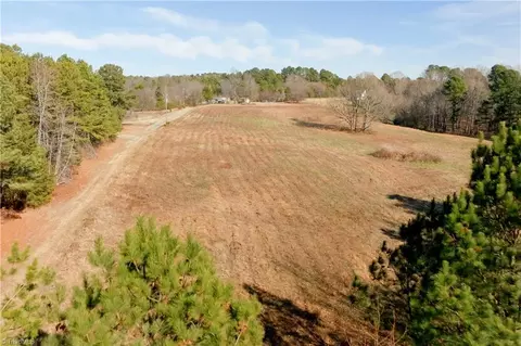 3 Earl Trl, Julian, NC 27283