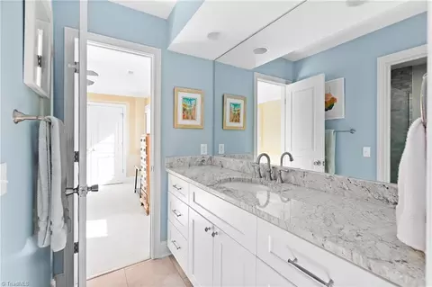 Bath - 4200 Lupton Ct, High Point, NC 27262 photo 4 of 8