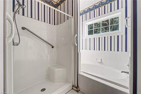 Bath - 616 Nova Ave, High Point, NC 27265 photo 2 of 3