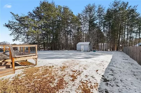 Exterior - 616 Nova Ave, High Point, NC 27265 photo 5 of 5