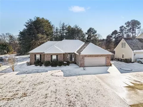 Exterior - 616 Nova Ave, High Point, NC 27265 photo 2 of 5