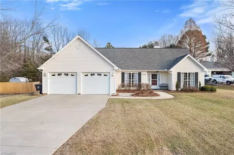 6120 Hickory Creek Rd, Winston Salem, NC 27107