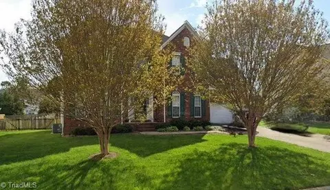 4340 Southern Oak Dr, High Point, NC 27265