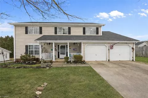 3913 Colony Ridge Ct, Jamestown, NC 27282