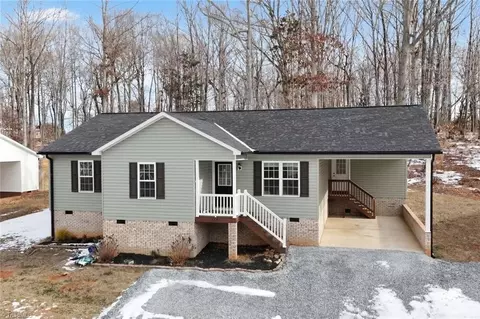 5042 Jordan Valley Rd, Trinity, NC 27370
