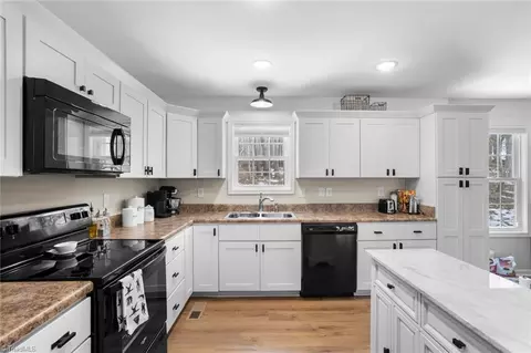 Kitchen - 5042 Jordan Valley Rd, Trinity, NC 27370 photo 2 of 2