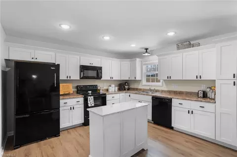 Kitchen - 5042 Jordan Valley Rd, Trinity, NC 27370 photo 1 of 2