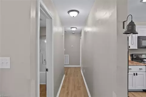 Entry Way - 5042 Jordan Valley Rd, Trinity, NC 27370 photo 5 of 5