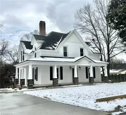 135 Dixon St, Asheboro, NC 27203