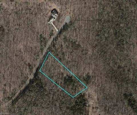 284 E Sirocco Dr, Denton, NC 27239