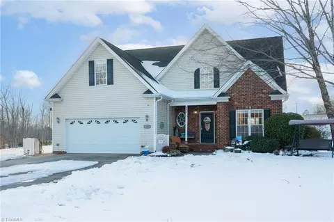 126 Crystal Ridge Dr, Lexington, NC 27295