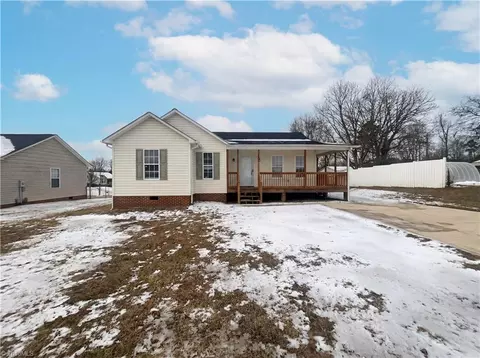 131 Hasty Hill Rd, Thomasville, NC 27360