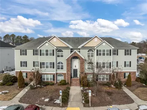 1625 Cherry Blossom Ln #304, Winston Salem, NC 27127