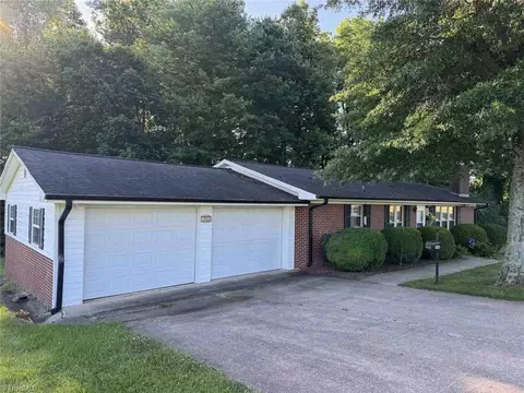 2969 Piney Mountain Rd, Walnut Cove, NC 27052