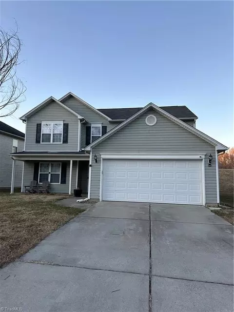 805 Forest Crest Dr, Greensboro, NC 27406