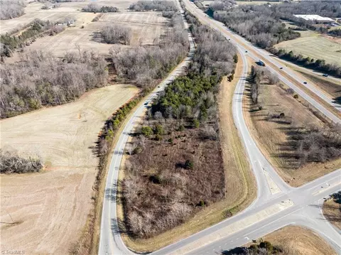000 Billy Reynolds Rd, Yadkinville, NC 27055