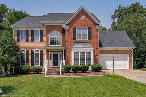 3405 Peninsula Dr, Jamestown, NC 27282