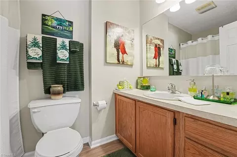 Bath - 416 Westbrook Ct, Archdale, NC 27263 photo 2 of 2
