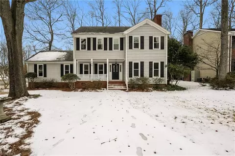 706 Edinburgh Ct, Burlington, NC 27215