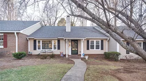 12 Brownstone Ln, Greensboro, NC 27410
