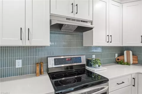 Kitchen - 3856 Azalea Ln, Trinity, NC 27370 photo 5 of 7