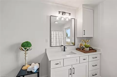 Bath - 3856 Azalea Ln, Trinity, NC 27370 photo 2 of 6