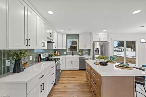 Kitchen - 3856 Azalea Ln, Trinity, NC 27370 photo 2 of 7