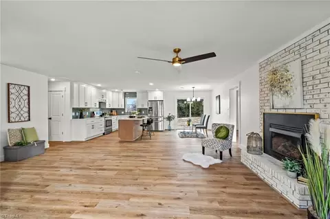 Living - 3856 Azalea Ln, Trinity, NC 27370 photo 2 of 4
