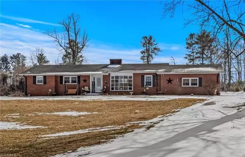3937 Old Us Highway 421 W, Hamptonville, NC 27020