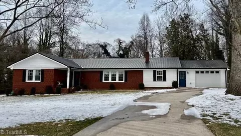 222 Westover Dr, Lexington, NC 27292
