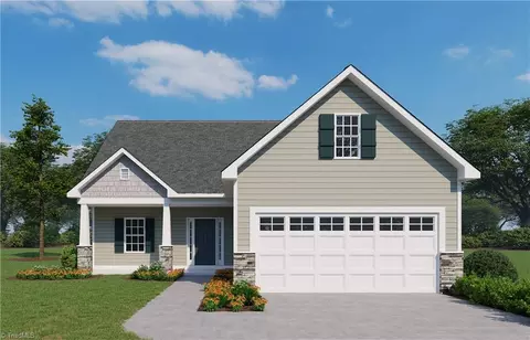 3676 Contimental Sq #360, Kernersville, NC 27284
