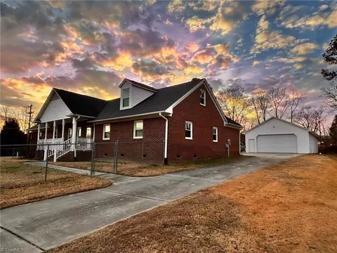 1501 Cox Ct, Archdale, NC 27263