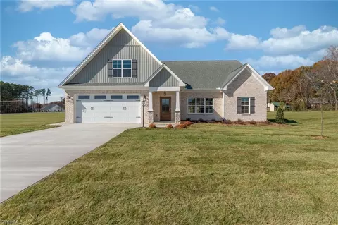 178 Sandpiper Dr, Lexington, NC 27295