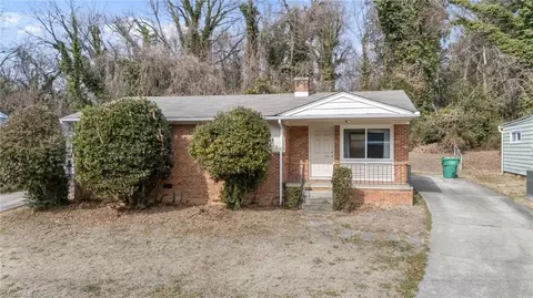 613 Woodridge Ln, High Point, NC 27262