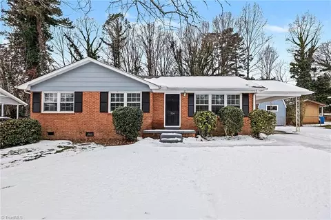 224 Foxcroft Dr, Winston Salem, NC 27103