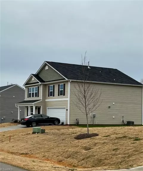 236 Ashfield Ln, Lexington, NC 27292