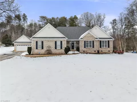 775 Serena Dr, Rural Hall, NC 27045