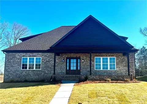 144 Reserve Dr, Mocksville, NC 27028