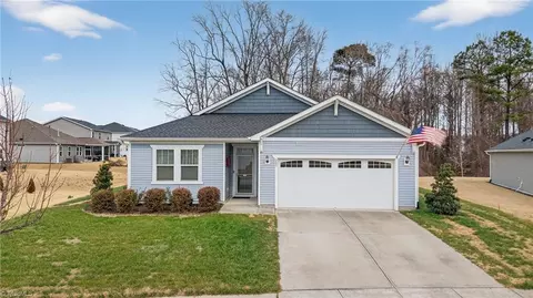 205 Summer Ranch Dr, Fuquay-varina, NC 27526