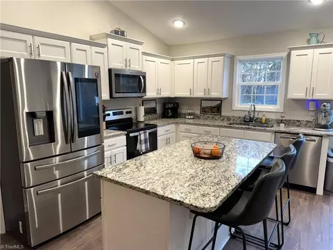 Kitchen - 5880 Oak Knoll Dr, Trinity, NC 27370 photo 2 of 3