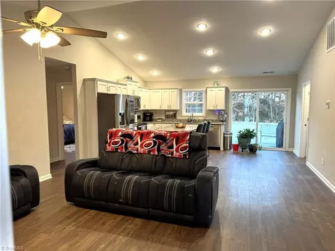Entry Way - 5880 Oak Knoll Dr, Trinity, NC 27370 photo 1 of 2