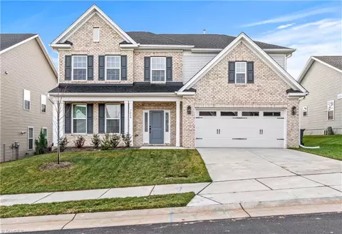 7260 Huntgate Dr, Kernersville, NC 27284
