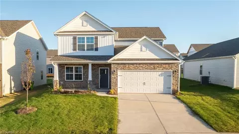 2635 Burgess Dr, Mebane, NC 27302