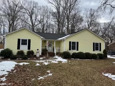 1901 Dorsett St, Burlington, NC 27215